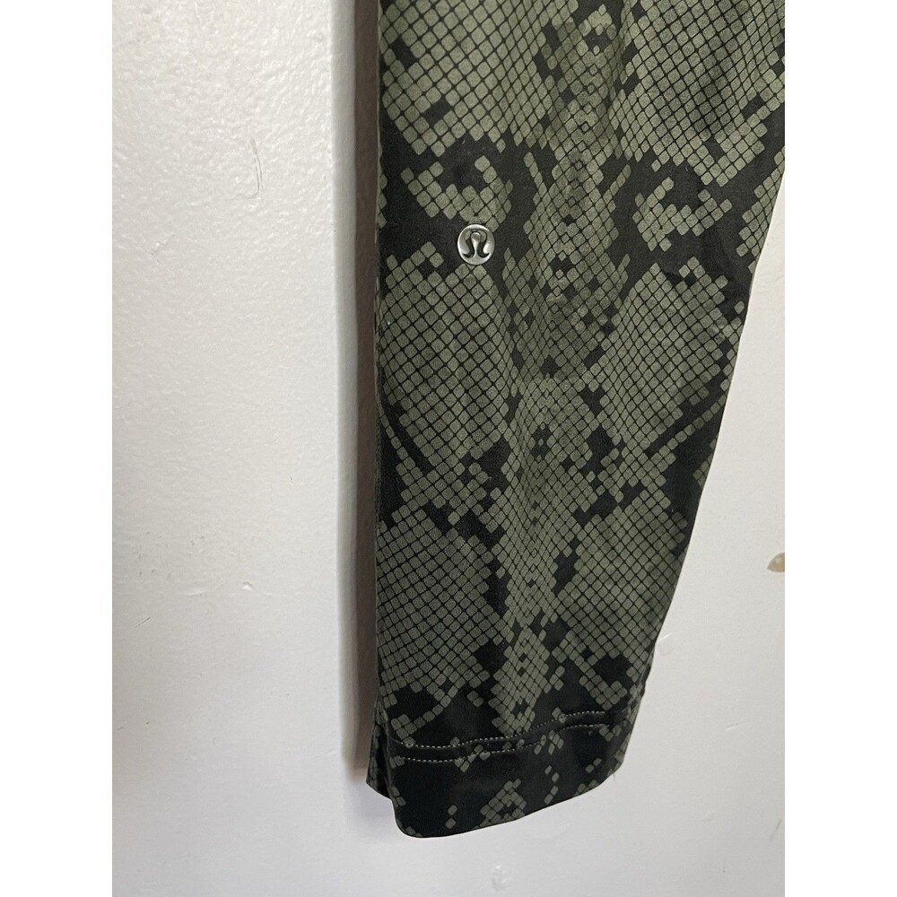 Lululemon Jet Crop Slim Luxtreme Snake print Green Pull On Joggers Womens 4 - Picture 7 of 7